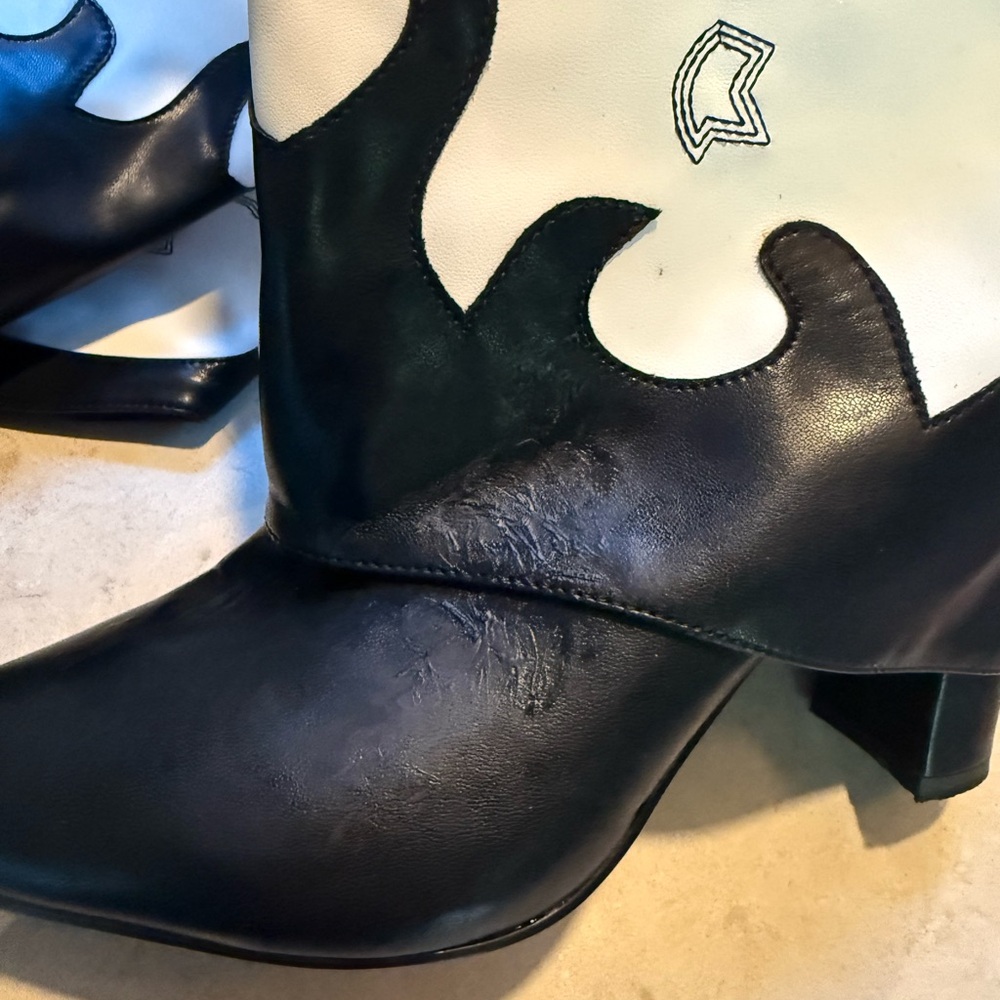 NWOB Azalea Wang Modatope Vegan Leather Fold Over Boots, Black, White, Size 10 - Picture 14 of 15